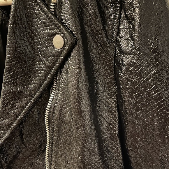 SALE WALTERBAKER LEATHER JACKET IN SNAKESKIN - Picture 2 of 5